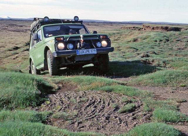 Mit unserem Lada Niva im Hochland Islands.